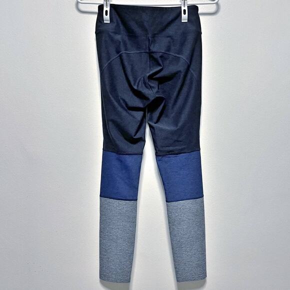 Outdoor Voices Spring 7/8 Black/Navy/Graphite Leggings - Picture 4 of 9